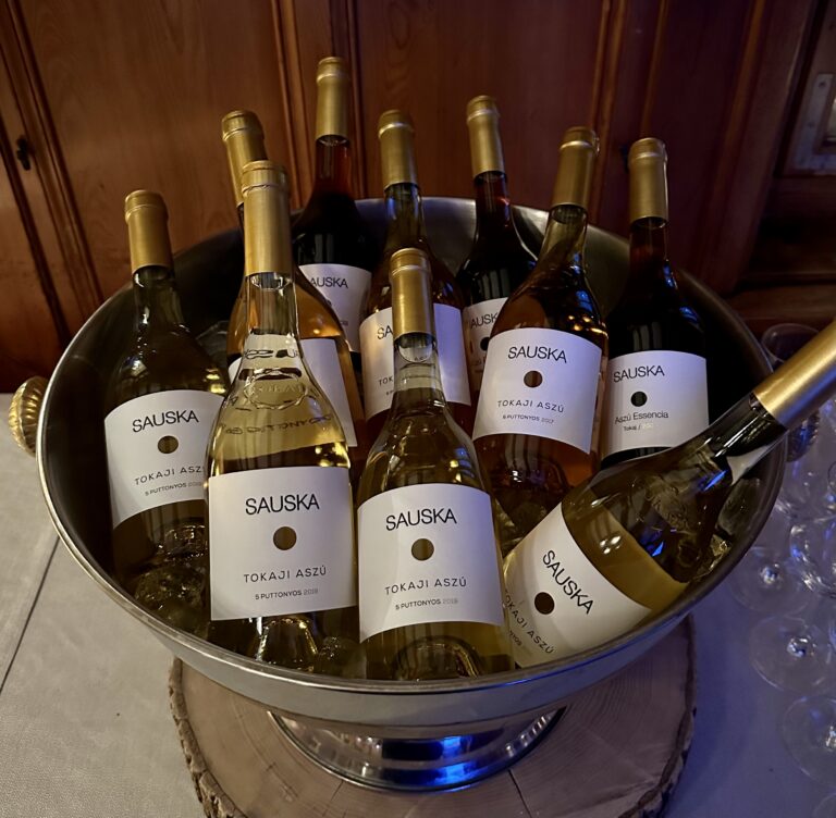 Wein richtig kühlen -Tokaji Aszu Süsswein